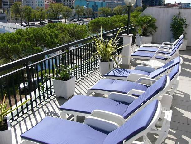 Imagen de los exteriores del Hotel Serena, Grado. Foto 8