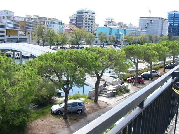 Imagen de los exteriores del Hotel Serena, Grado. Foto 11