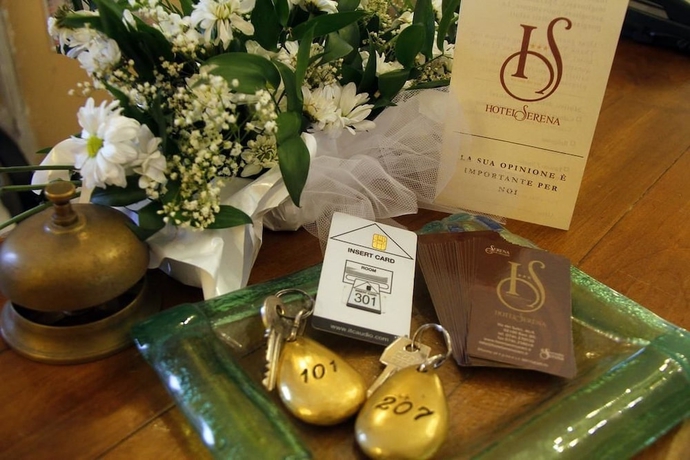 Imagen de la piscina del Hotel Serena, Rieti. Foto 19