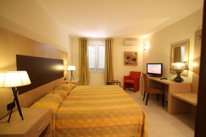 Imagen de la habitación del Hotel Serenada. Foto 4