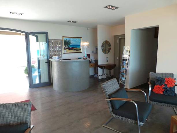 Imagen de los interiores del Hotel Serenada. Foto 20