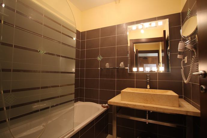 Imagen de la habitación del Hotel Serenada. Foto 7