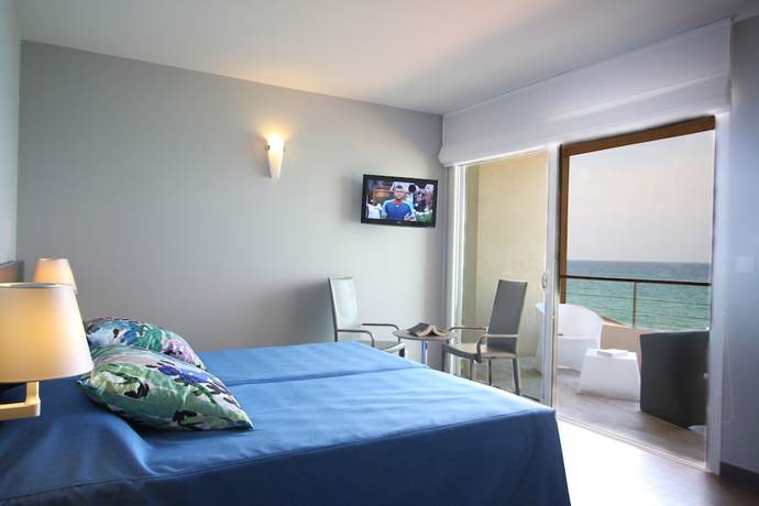 Imagen de la habitación del Hotel Serenada. Foto 10