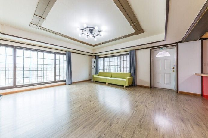 Imagen de la habitación del Hotel Serence Pension. Foto 2