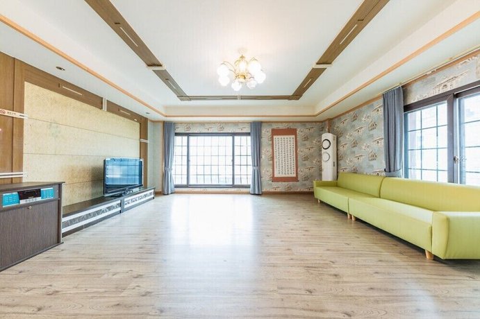 Imagen de la habitación del Hotel Serence Pension. Foto 9