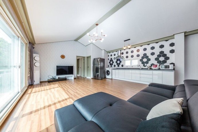 Imagen de la habitación del Hotel Serence Pension. Foto 12