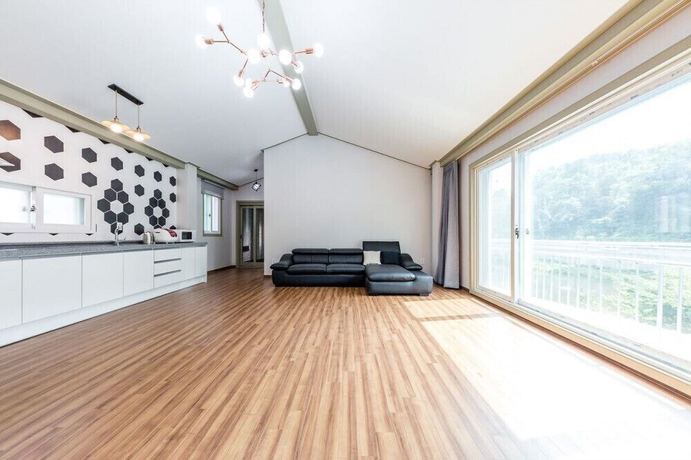 Imagen de la habitación del Hotel Serence Pension. Foto 20