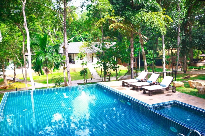 Imagen de la piscina del Hotel Serendib Signature Resort. Foto 16