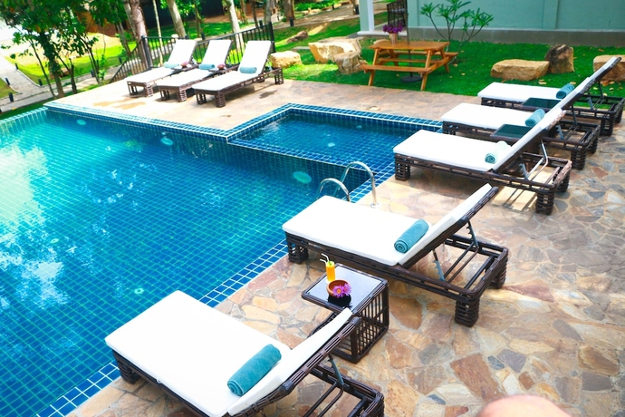 Imagen de la piscina del Hotel Serendib Signature Resort. Foto 17