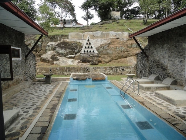Imagen de la piscina del Hotel Serendip Stone Bungalow. Foto 14