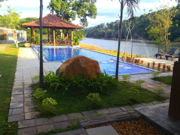 Imagen de la piscina del Hotel Serendip Stone Bungalow. Foto 16