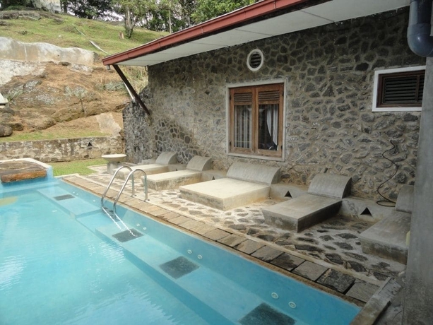 Imagen de la piscina del Hotel Serendip Stone Bungalow. Foto 19