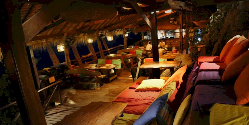 Imagen del bar/restaurante del Hotel Serendipity Beach Resort Koh Lipe. Foto 4