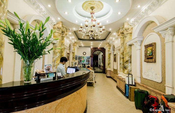 Imagen de los interiores del Hotel Serene Central. Foto 13