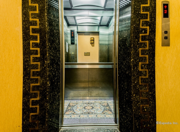 Imagen de los interiores del Hotel Serene Central. Foto 15