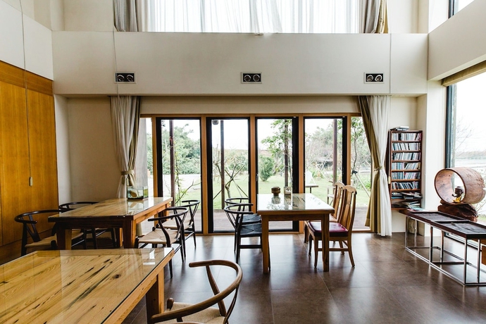 Imagen de los interiores del Hotel Serene Gray. Foto 17