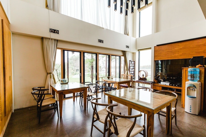 Imagen de los interiores del Hotel Serene Gray. Foto 19