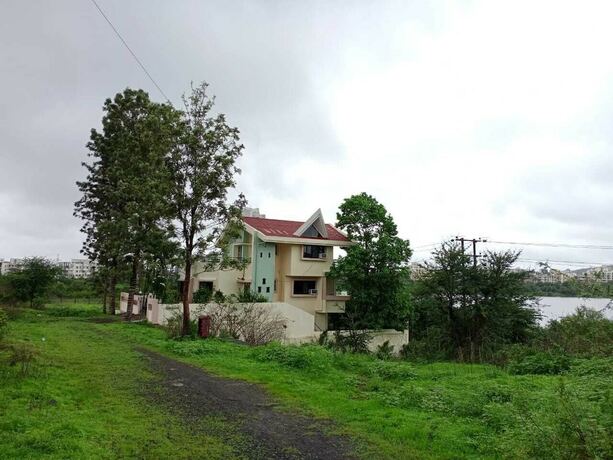 Imagen general del Hotel Serene Lake Castle. Foto 5