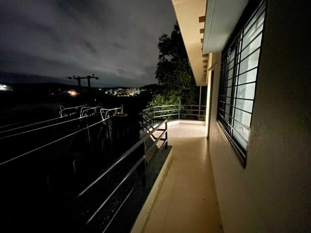 Imagen general del Hotel Serene Lake Castle. Foto 18