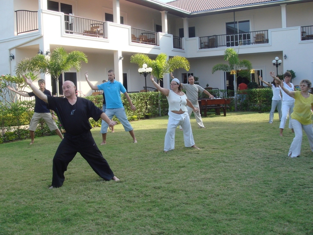 Imagen de los interiores del Hotel Serene Sands Health Resort. Foto 8