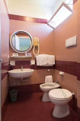 Imagen de la habitación del Hotel Serenella, Sirmione. Foto 8