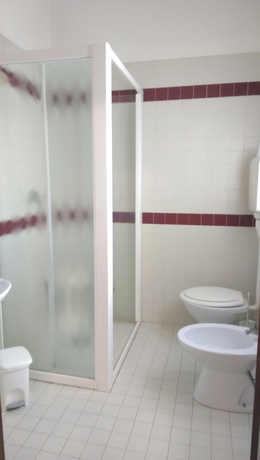 Imagen de la habitación del Hotel Serenella, Venecia. Foto 6