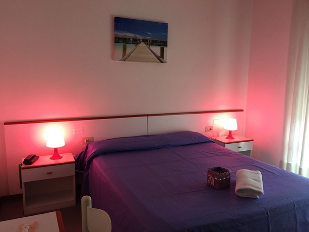 Imagen de la habitación del Hotel Serenella, Venecia. Foto 10