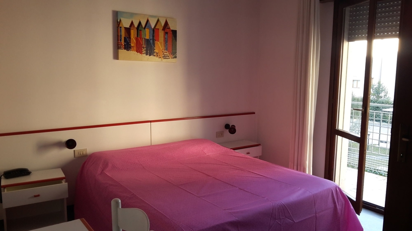 Imagen de la habitación del Hotel Serenella, Venecia. Foto 13