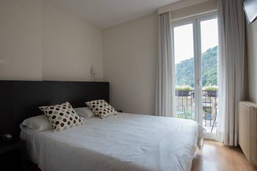 Imagen de la habitación del Hotel Serenella, Verbania. Foto 4