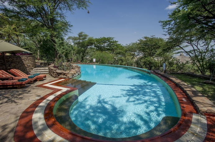 Imagen de la piscina del Hotel Serengeti Serena Safari Lodge. Foto 14