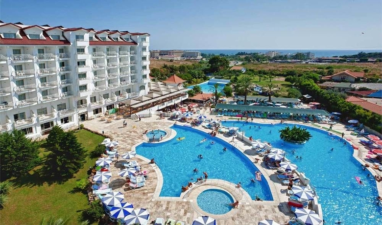 Imagen de la piscina del Hotel Serenis - All Inclusive. Foto 12