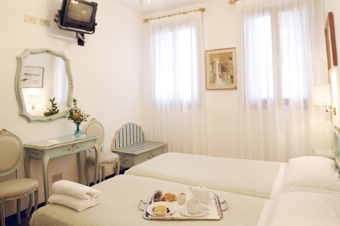 Imagen de la habitación del Hotel Serenissima, Venecia. Foto 13