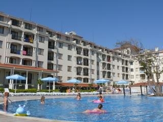 Imagen de la piscina del Hotel Serenity Bay. Foto 6