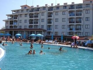 Imagen de la piscina del Hotel Serenity Bay. Foto 8