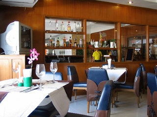 Imagen del bar/restaurante del Hotel Serenity Chiang Mai Hotel. Foto 2