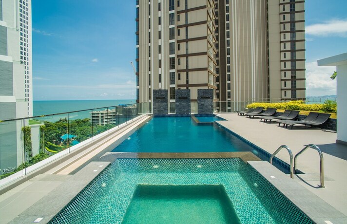 Imagen de la piscina del Hotel Serenity Condo Wongamat By Patsamon. Foto 31
