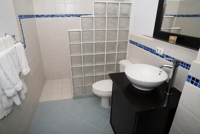 Imagen de la habitación del Hotel Serenity. Foto 5