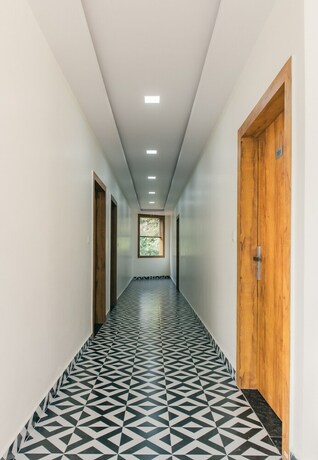 Imagen de los interiores del Hotel Serenity Hill Resort And Spa. Foto 29