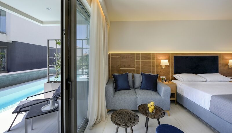Imagen de la habitación del Hotel Serenity Suites, Sitonia. Foto 11