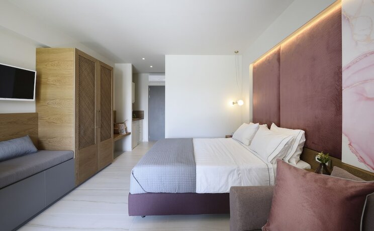 Imagen de la habitación del Hotel Serenity Suites, Sitonia. Foto 19