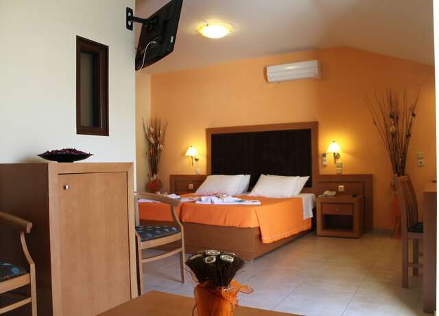Imagen general del Hotel Serenity Tolo. Foto 1