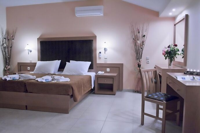 Imagen de la habitación del Hotel Serenity Tolo. Foto 14