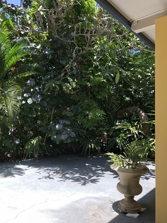 Imagen de los exteriores del Hotel Serenity on Magnetic. Foto 36