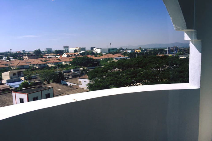 Imagen de la habitación del Hotel Sereno Airport. Foto 1