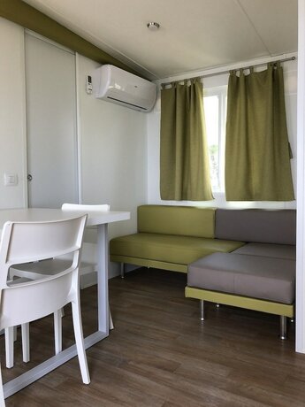 Imagen general del Hotel Sereno Camping Holiday. Foto 6