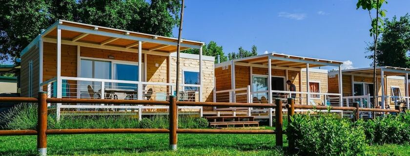 Imagen general del Hotel Sereno Camping Holiday. Foto 7