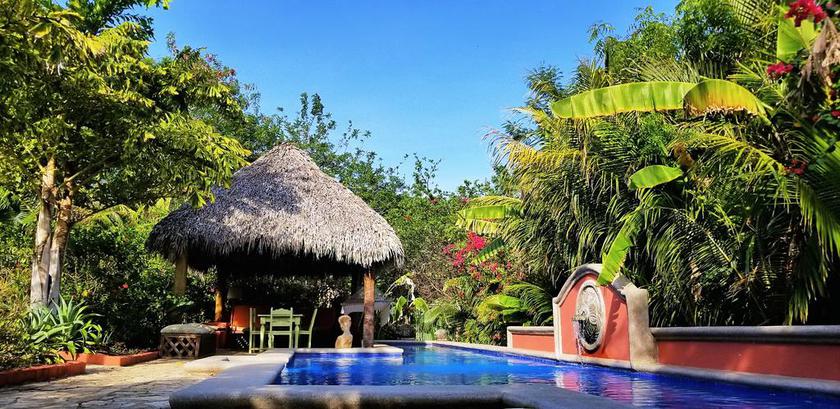 Imagen de la piscina del Hotel Sereno Lodge. Foto 11