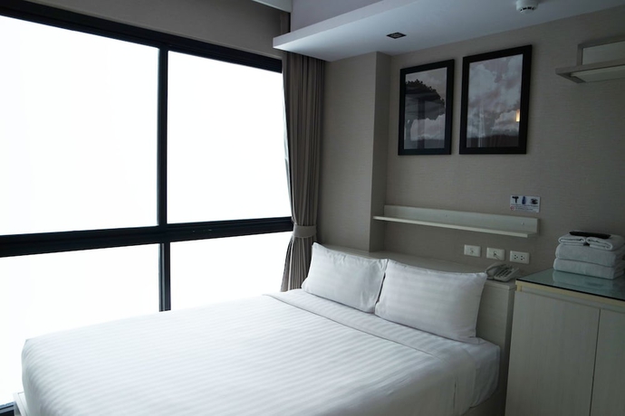 Imagen de la habitación del Hotel Serenotel Pattaya Beach Front. Foto 3