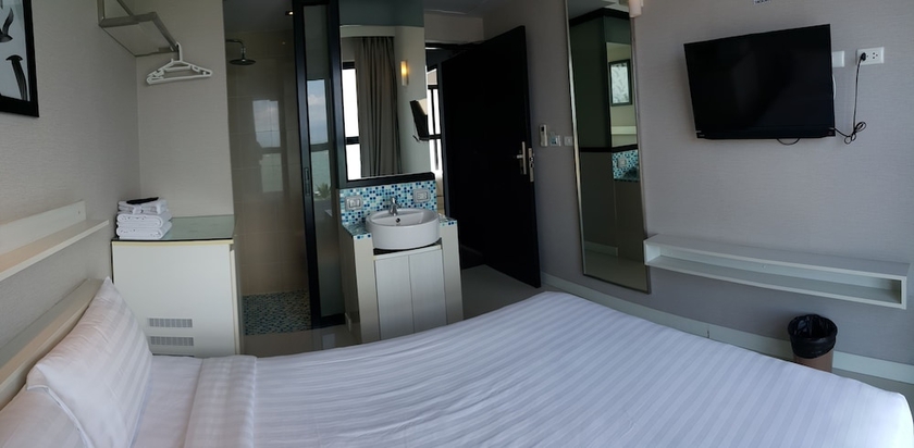 Imagen de la habitación del Hotel Serenotel Pattaya Beach Front. Foto 4