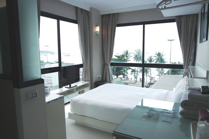 Imagen de la habitación del Hotel Serenotel Pattaya Beach Front. Foto 7